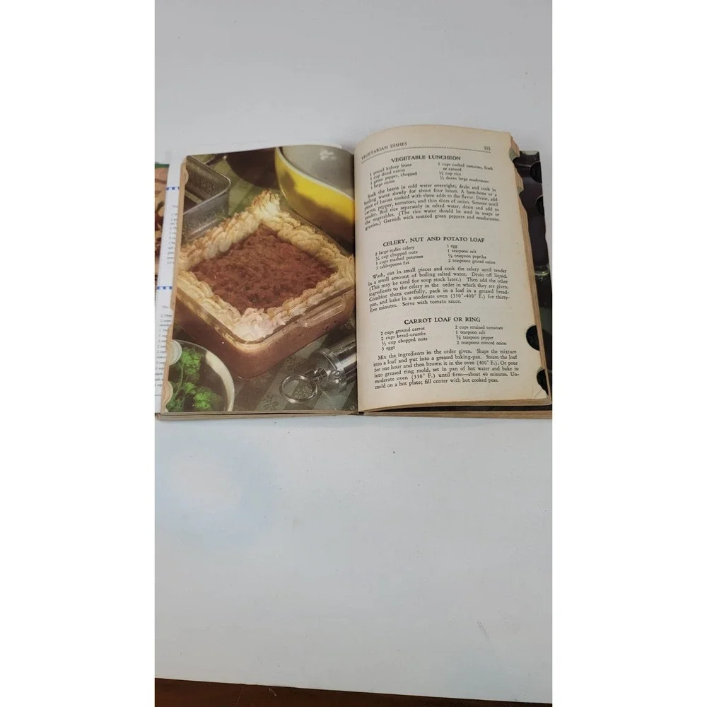 The American Woman's Cook Book by Ruth Berolzheimer 1939 Thumb Indexed Culinary